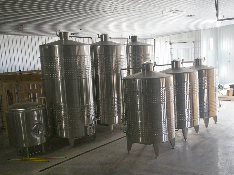 jacketed fermenters and bright tanks