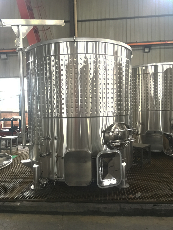 2500Lvariable capacity wine tanks