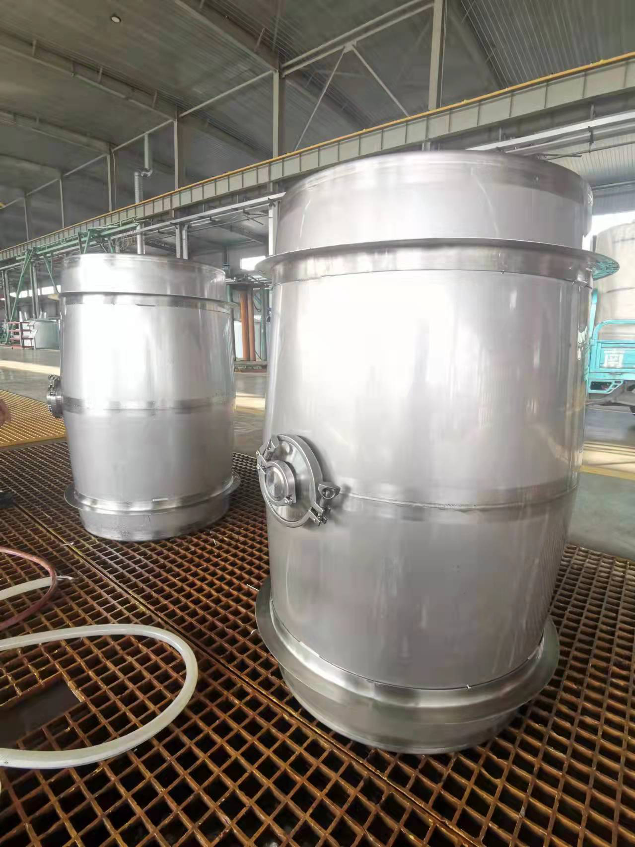 75 Gallon Stainless Steel Wine Barrel