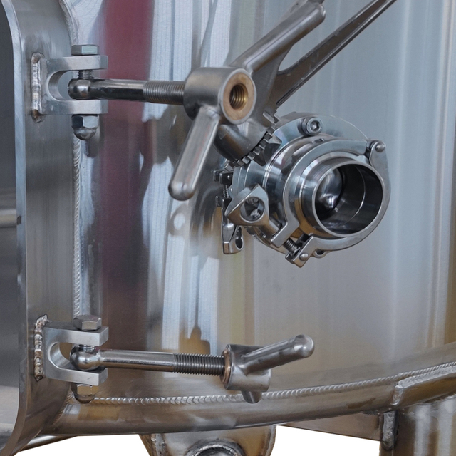 Variable Capacity Tank with Corrugated Cooling Jacket