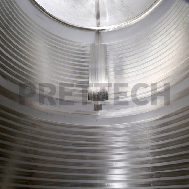 Pump-over Wine Fermentation Containers with Fltering Grid