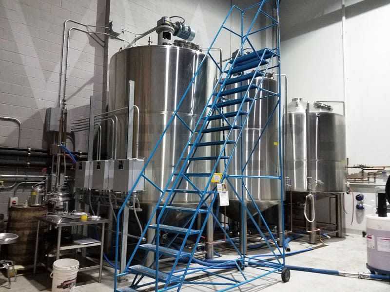 whiskey fermentation tank with agitator